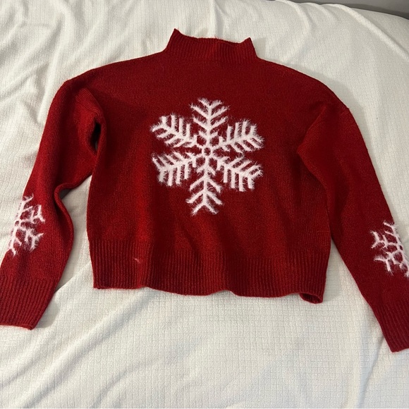 Winter Cropped Sweater - Picture 1 of 3